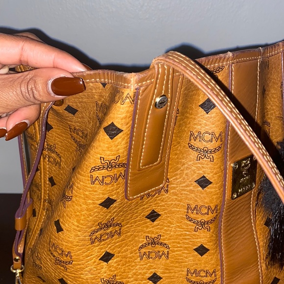 MCM reversible bag - Picture 4 of 13